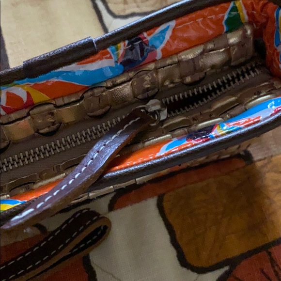 Consuela Wrislet - Picture 5 of 7